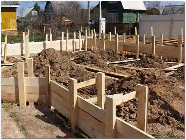 Установка деревянной опалубки